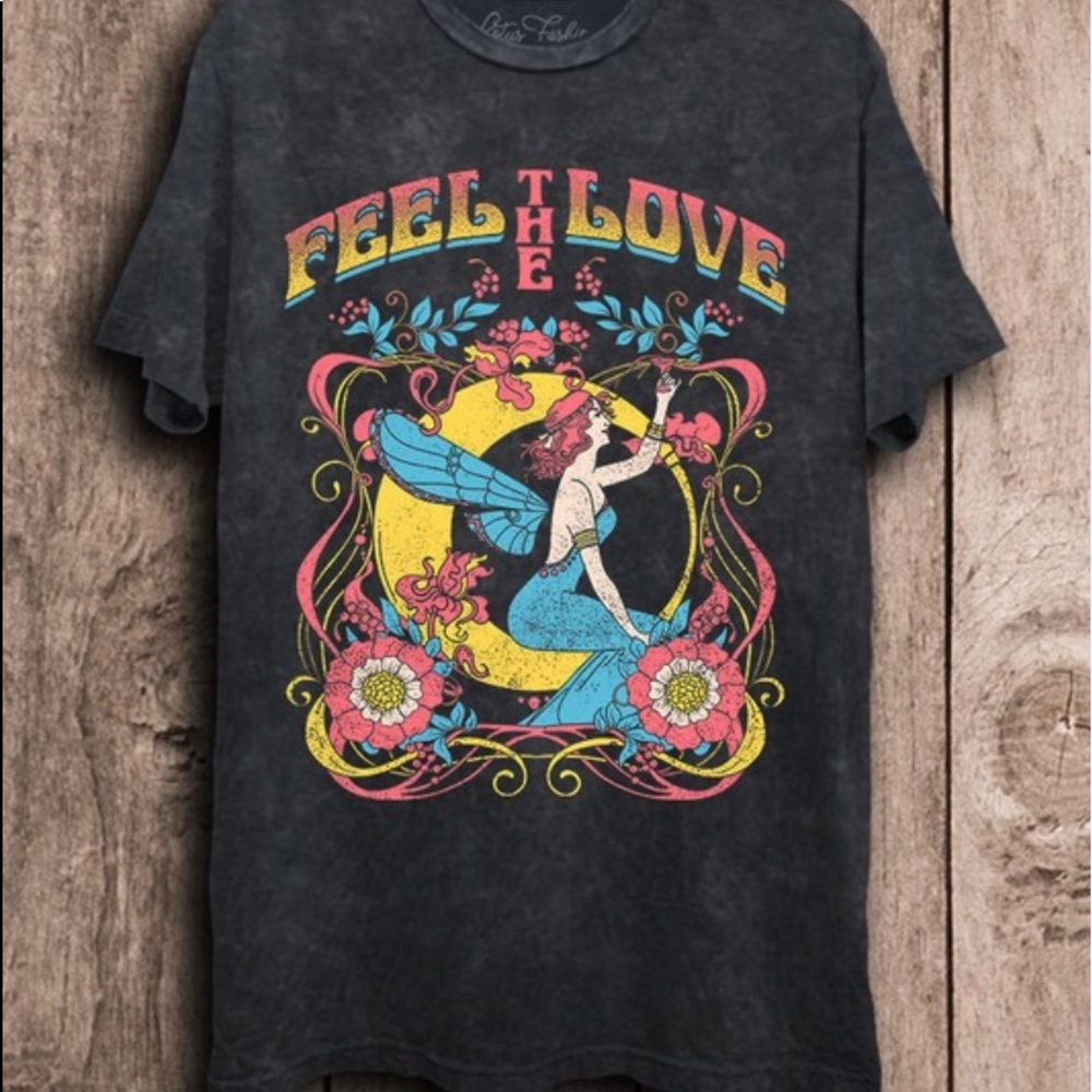 Whitley Micro Wash “Feel the Love” Lotus Tee